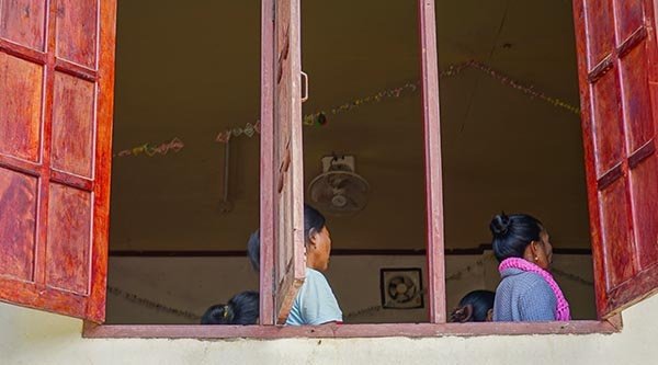 LAOS: przesłuchania, wezwania i ścisła kontrola