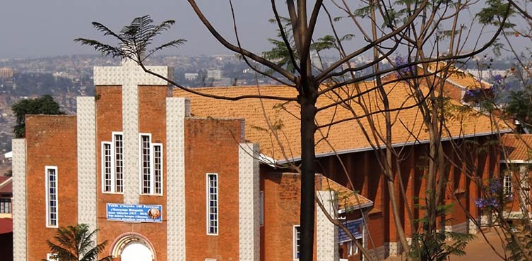 Zdjęcie: Kościół Saint-Famille w Kigali (źródło: Flickr/Adam Jones/CC)