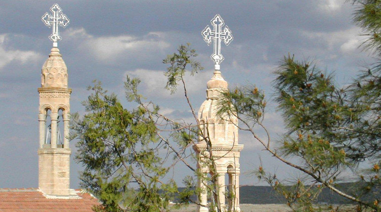 Od wielu lat trwa konflikt z rządem tureckim o syryjski klasztor prawosławny Mor Gabriel w południowo-wschodniej Turcji - jak również o inne klasztory