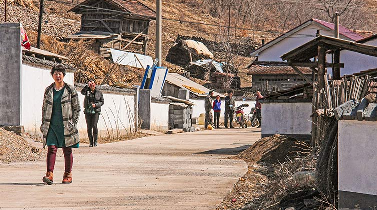 Korea północna kobieta na ulicy