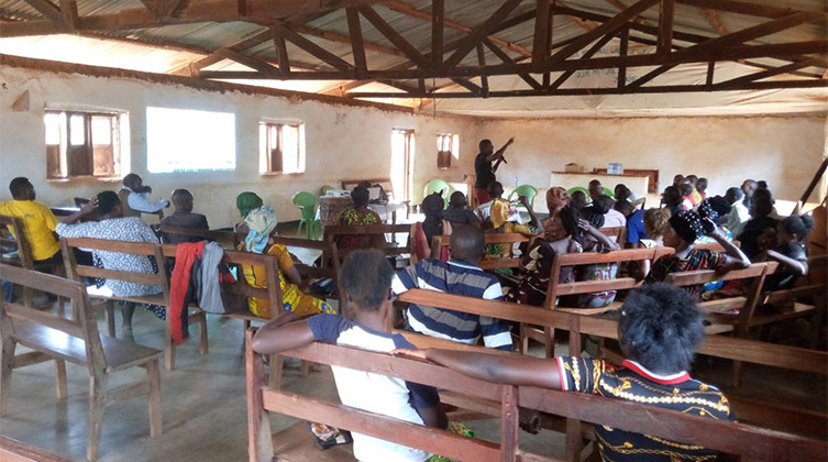 Chrześcijanie z Demokratycznej Republiki Konga biorą udział w seminarium