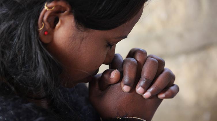 Zdjęcie symboliczne: Od lat wzrasta presja na chrześcijan w Indiach; modlitwa jest dla nich najważniejszym źródłem siły.