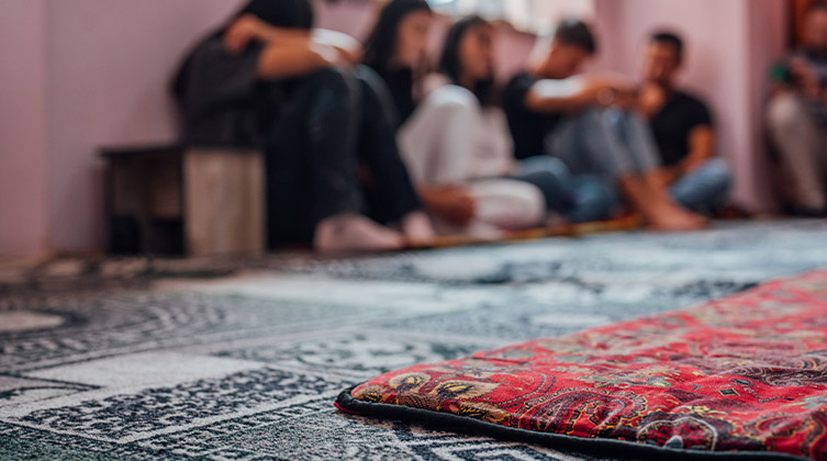 Chrześcijanie w Azji Centralnej często utrzymują swoją wiarę w tajemnicy przed rodzinami i spotykają się w kościołów domowych.