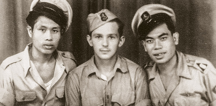 Brat Andrew jako żołnierz w Indonezji