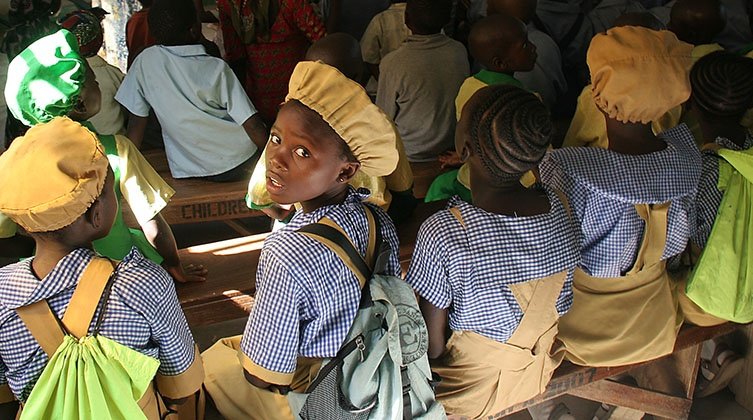 NIGERIA: 303 uczniów i 12 nauczycieli uprowadzonych ze szkoły