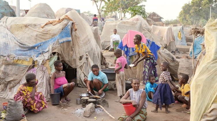 DZIEŃ PRAW CZŁOWIEKA: w tej chwili najważniejsze jest przetrwanie