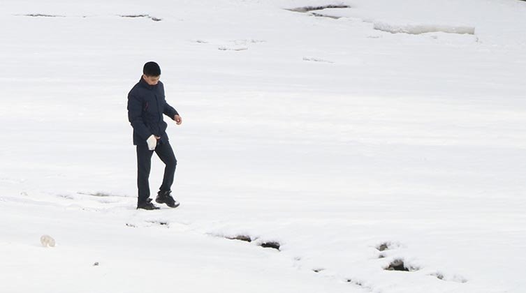 AZJA ŚRODKOWA: 16-latek wyrzucony z domu z powodu Jezusa