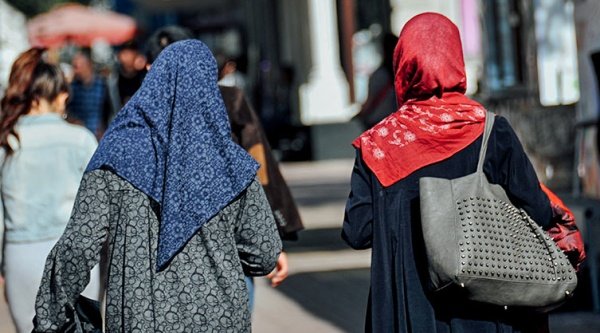 Muzułmanki na ulicach jednego z krajów Azji Środkowej