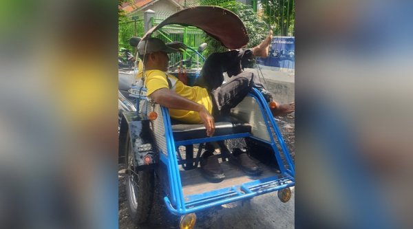 INDONEZJA: „CHCĘ BYĆ JAK ON, DLATEGO ZA NIM IDĘ!”