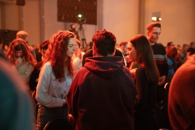 Zdjęcia z Dnia Open Doors 2025 w EXPO Łódź z dnia 8 listopada. To było piękne święto, czas modlitwy, uwielbienia i świadectw z prześladowanego Kościoła.