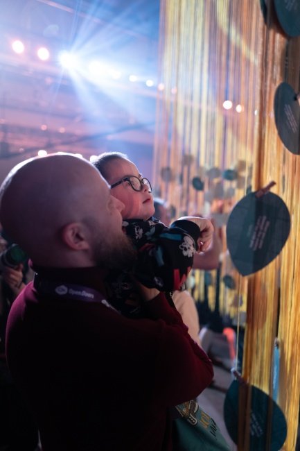 Zdjęcia z Dnia Open Doors 2025 w EXPO Łódź z dnia 8 listopada. To było piękne święto, czas modlitwy, uwielbienia i świadectw z prześladowanego Kościoła.